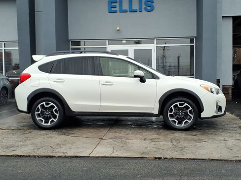 Used 2016 Subaru Crosstrek 2.0i Premium AWD/4WD image 2