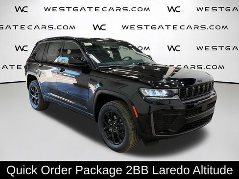 New 2026 Jeep Grand Cherokee Laredo image 4