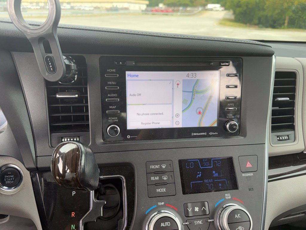 Used 2018 Toyota Sienna XLE Premium FWD image 20