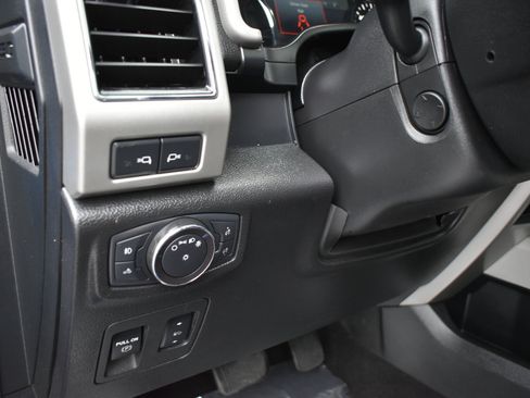 Used 2019 Ford F150 Lariat w/ Equipment Group 502A Luxury image 42