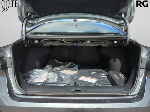 New 2026 Nissan Sentra SR w/ Floor Mat Package FWD image 17