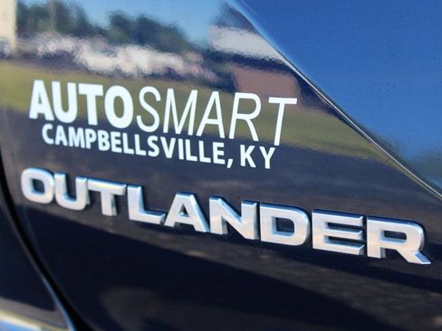 Used 2025 Mitsubishi Outlander SE FWD image 6