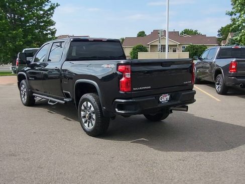 Used 2025 Chevrolet Silverado 2500 Custom w/ Custom Value Package AWD/4WD image 3