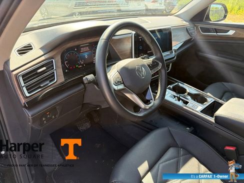 Used 2024 Volkswagen Atlas SE w/ Black Wheel Package FWD image 14