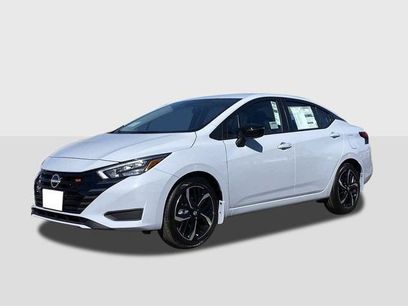 New 2025 Nissan Versa SR w/ Trunk Package