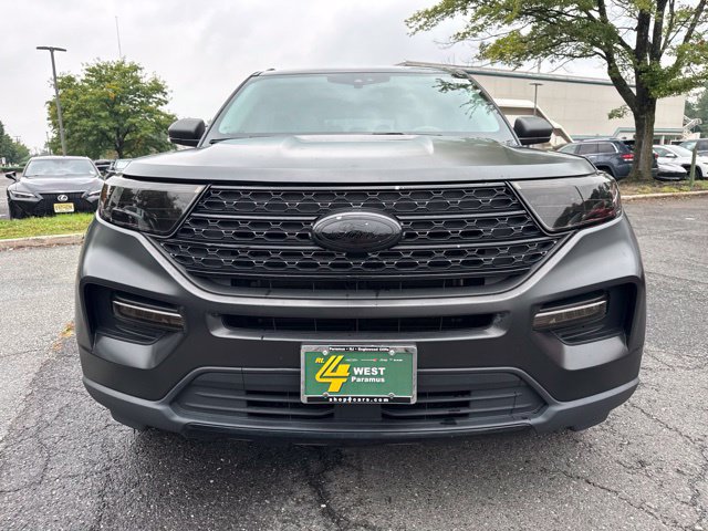 Used 2023 Ford Explorer XLT w/ Equipment Group 202A AWD/4WD image 2