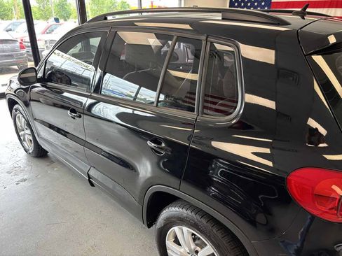 Used 2016 Volkswagen Tiguan S image 11