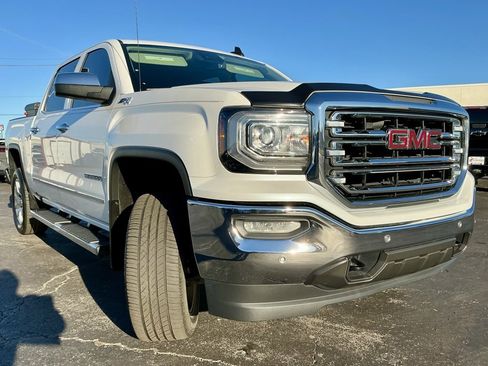 Used 2017 GMC Sierra 1500 SLT w/ SLT Premium Package image 2