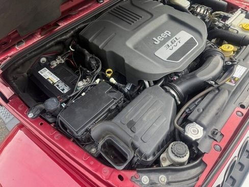 Used 2013 Jeep Wrangler Unlimited Sahara w/ Connectivity Group image 35