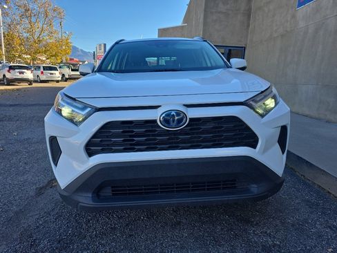 Used 2022 Toyota RAV4 XLE image 9