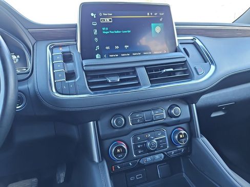 Used 2024 Chevrolet Suburban LT image 23