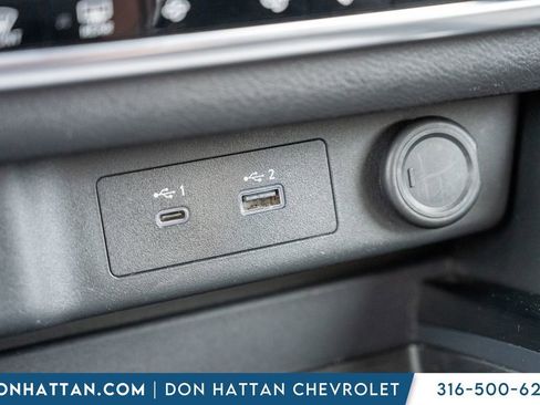 Used 2023 Nissan Rogue SV image 11