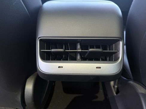 Used 2020 Tesla Model 3 Standard Range Plus image 12