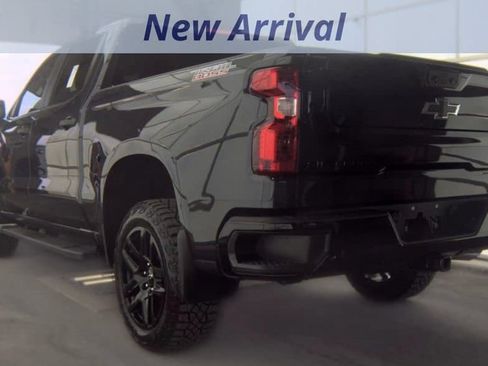 Used 2024 Chevrolet Silverado 1500 Custom Trail Boss w/ LPO, Dark Essentials Package AWD/4WD image 4