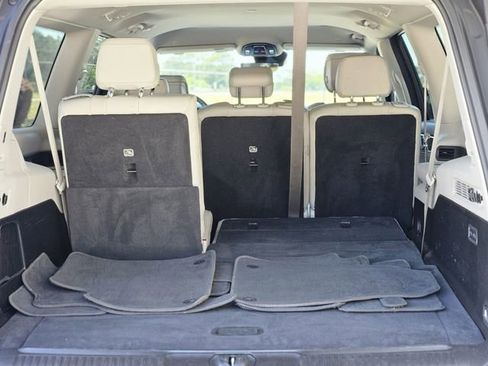 Used 2024 Jeep Wagoneer L Series II RWD image 30
