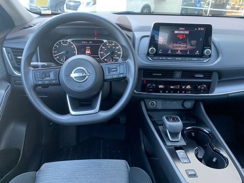 Used 2023 Nissan Rogue SV FWD image 13