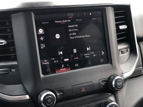 Used 2024 RAM 2500 Big Horn w/ Bed Utility Group image 19