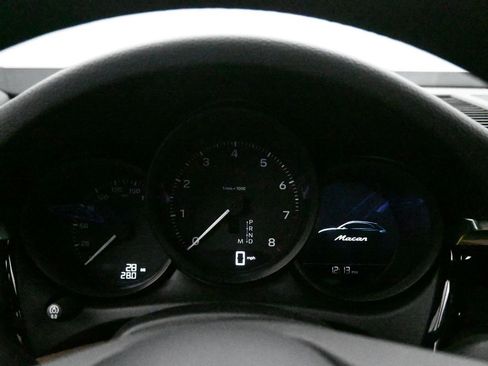 New 2025 Porsche Macan image 12