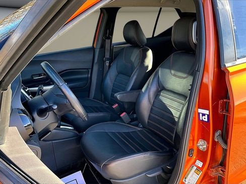 Used 2019 Nissan Kicks SR w/ SR Premium Package image 19
