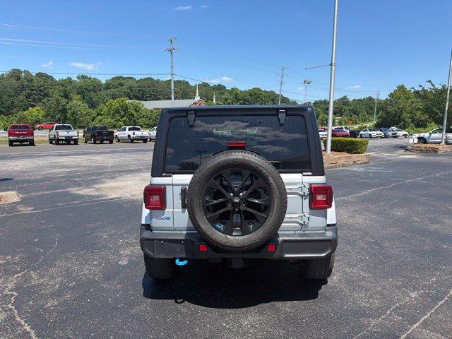 Used 2023 Jeep Wrangler Unlimited Sahara w/ Cold Weather Group AWD/4WD image 6