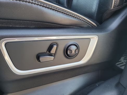 Used 2022 RAM 1500 Laramie w/ Sport Appearance Package RWD image 19