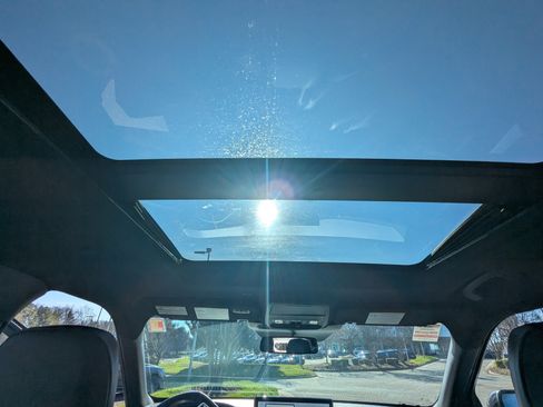 Used 2025 Ford Explorer ST-Line w/ Premium Package image 13