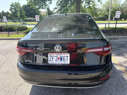 Used 2019 Volkswagen Jetta SE FWD image 3