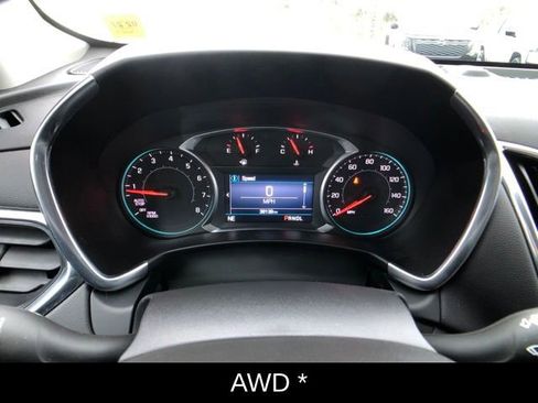 Used 2021 Chevrolet Equinox LT image 16