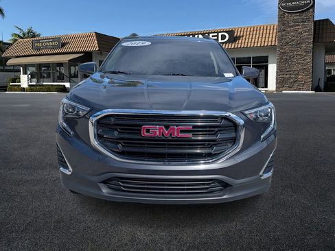Used 2019 GMC Terrain SLE w/ Driver Convenience Package image 2