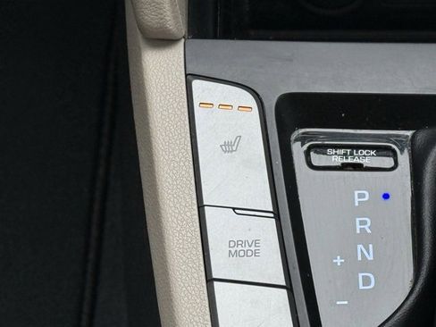 Used 2017 Hyundai Elantra Value Edition image 28