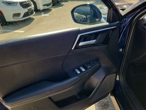 Used 2024 Mitsubishi Outlander SE Black Edition image 25