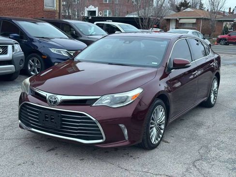 Used 2017 Toyota Avalon XLE image 3