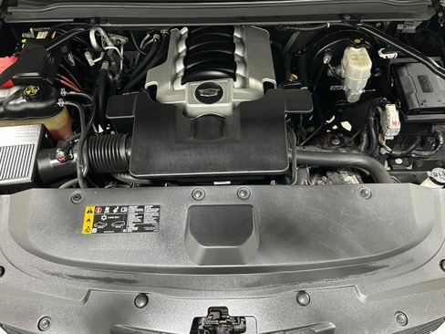 Used 2019 Cadillac Escalade ESV Luxury AWD/4WD image 20