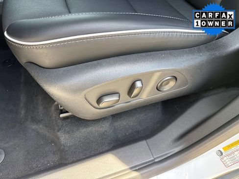 Used 2025 Buick Enclave Preferred FWD image 24
