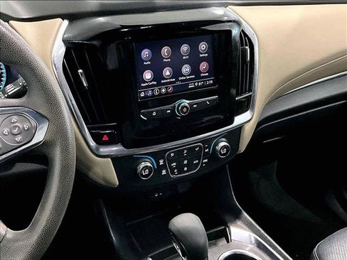 Used 2023 Chevrolet Traverse LS FWD image 8