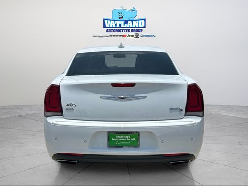 Certified 2018 Chrysler 300 S w/ 300S Premium Group AWD/4WD image 4