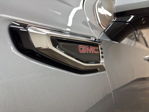 New 2026 GMC Yukon XL Elevation w/ LPO, Floor Liner Package image 14