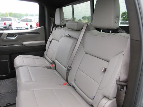 Used 2023 Chevrolet Silverado 1500 LTZ AWD/4WD image 23