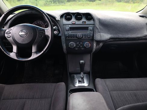 Used 2011 Nissan Altima 2.5 S w/ Special Edition Pkg FWD image 21