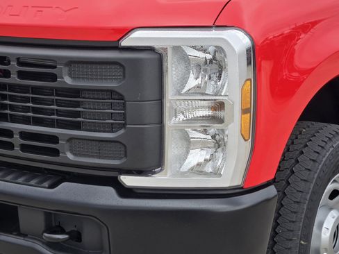 New 2026 Ford F350 XL w/ FX4 Off-Road Package image 10