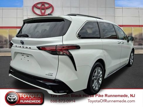 Certified 2021 Toyota Sienna XSE w/ XSE Plus Package AWD/4WD image 7