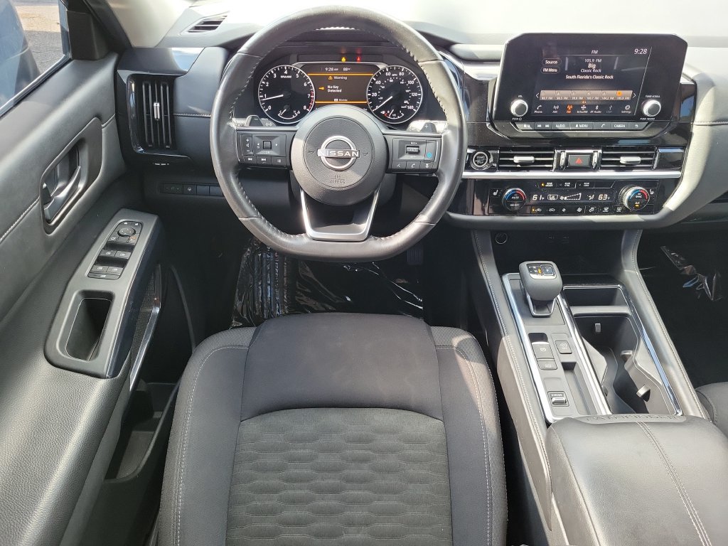 Used 2024 Nissan Pathfinder SV FWD image 19