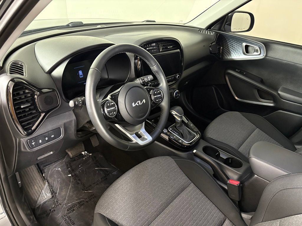 Used 2024 Kia Soul EX FWD image 17