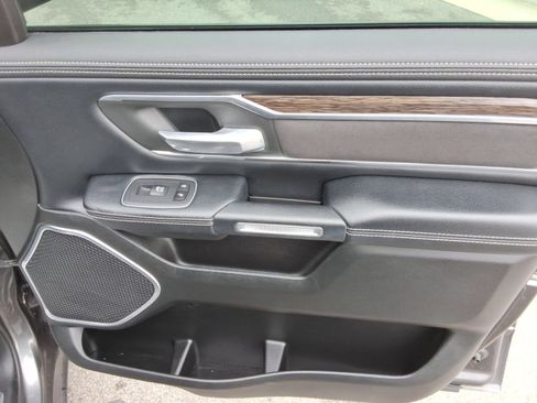 Used 2020 RAM 1500 Laramie AWD/4WD image 25