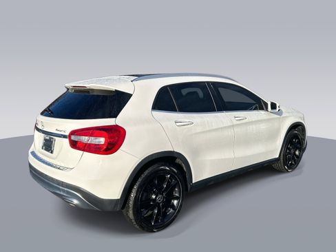 Used 2017 Mercedes-Benz GLA 250 4MATIC image 3