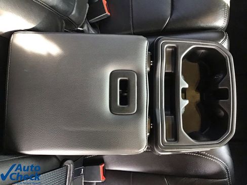 Used 2022 Jeep Wrangler Unlimited Sahara image 15