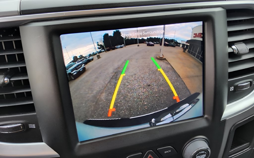 Used 2023 RAM 1500 Classic SLT w/ Electronics Group AWD/4WD image 9