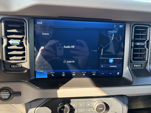 Used 2023 Ford Bronco Wildtrak image 25