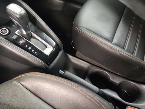 Used 2018 Nissan Kicks SR w/ Premium Package FWD image 26