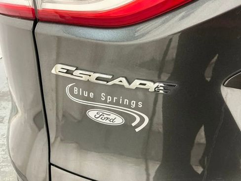 Used 2015 Ford Escape SE image 6